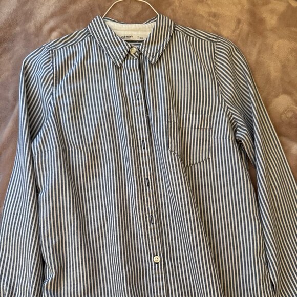Old Navy White and Grey Striped Button Down Shirt - Picture 1 of 3
